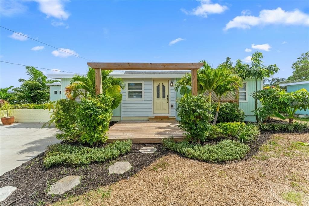 6470 64TH AVENUE N PINELLAS PARK, FL 33781