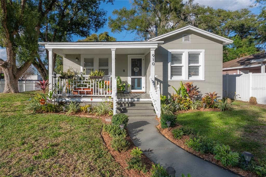910 E ELLICOTT STREET TAMPA, FL 33603