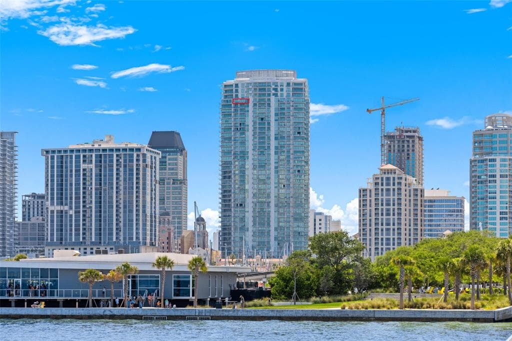 100 1ST AVENUE N UNIT 3902 ST PETERSBURG, FL 33701