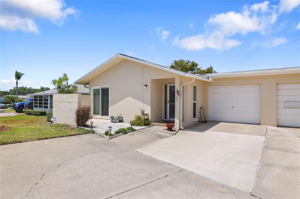 2740 HIGHLANDS BOULEVARD UNIT D PALM HARBOR, FL 34684