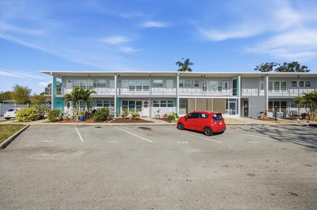 5861 42ND TERRACE N UNIT 1608 KENNETH CITY, FL 33709