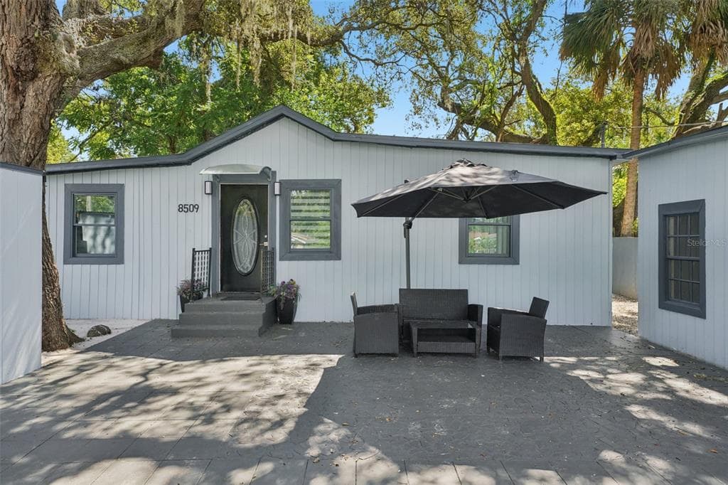 8509 N HAMNER AVENUE TAMPA, FL 33604