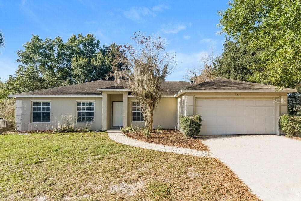 745 BRIARGROVE AVENUE DAVENPORT, FL 33837