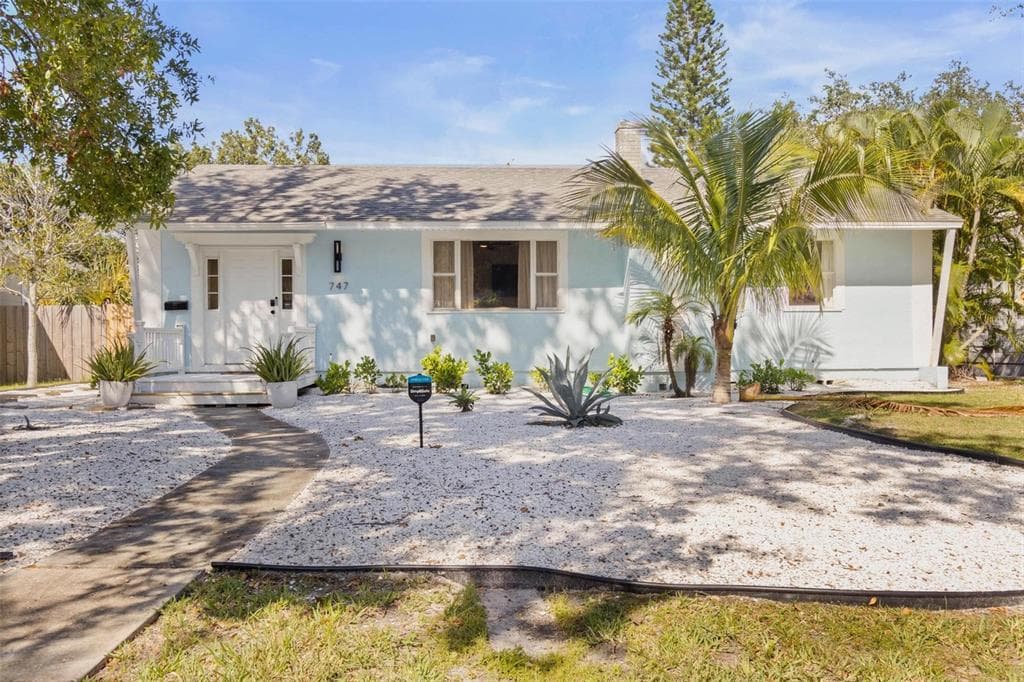 747 39TH AVENUE NE ST PETERSBURG, FL 33703