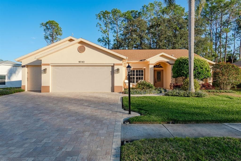 9742 OAKWOOD HILLS COURT