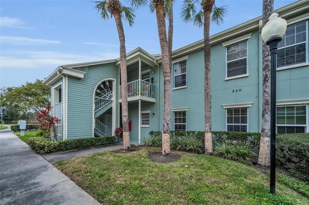 240 PROMENADE DRIVE UNIT 102 DUNEDIN, FL 34698