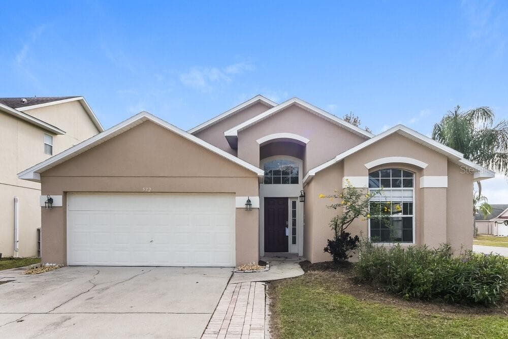 572 EAGLE POINTE S KISSIMMEE, FL 34746