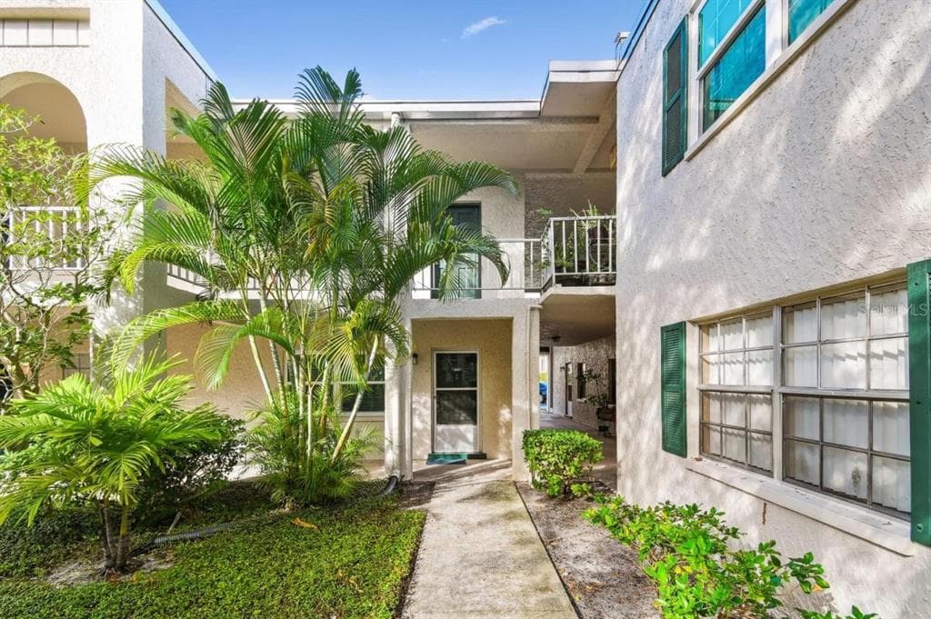 4325 AEGEAN DRIVE UNIT 128B TAMPA, FL 33611