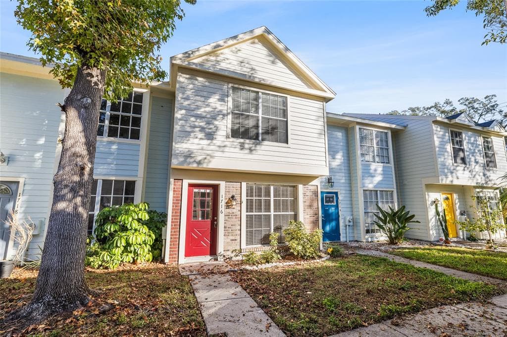 1716 MILL RUN CIRCLE TAMPA, FL 33613