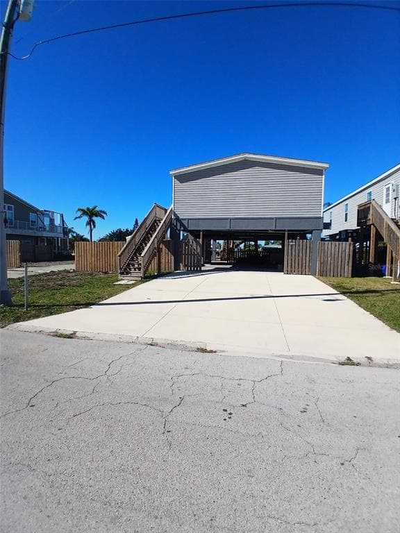13039 KEEL COURT HUDSON, FL 34667