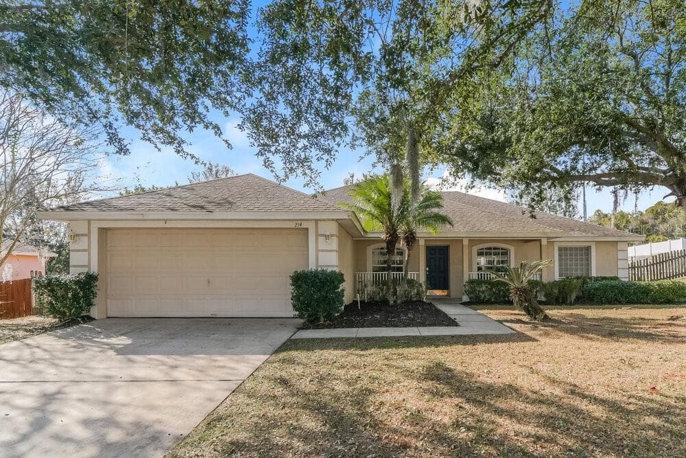 214 PLEASANT HILL DRIVE CLERMONT, FL 34711