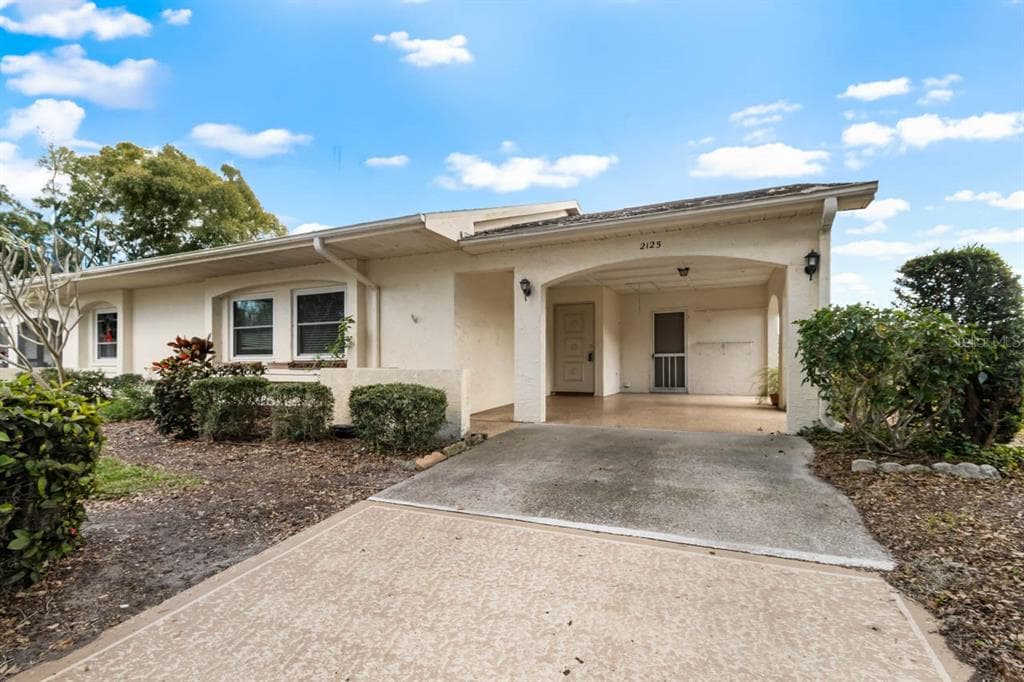 2125 HAILSTONE CIRCLE SUN CITY CENTER, FL 33573