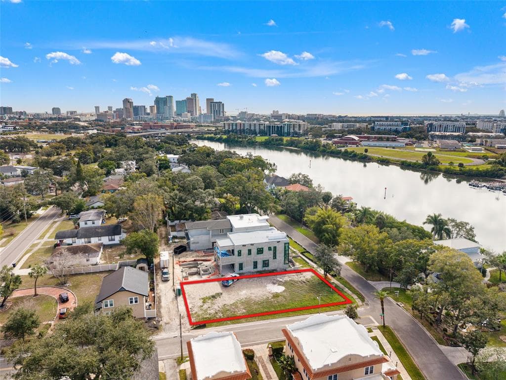 2313 N RIVERSIDE DRIVE TAMPA, FL 33602