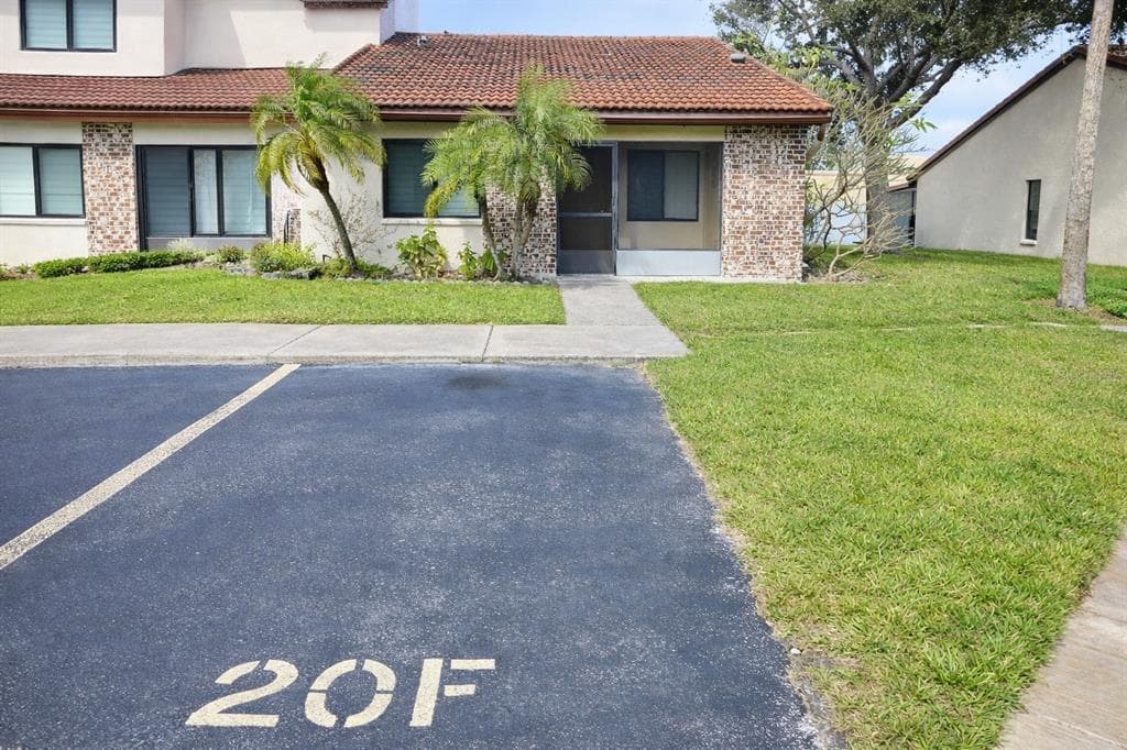 7360 ULMERTON ROAD UNIT 20F LARGO, FL 33771