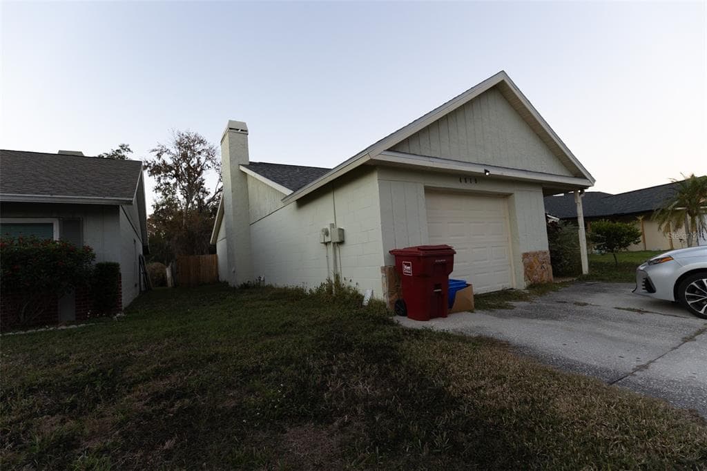 4610 N COUNTRY HILLS COURT