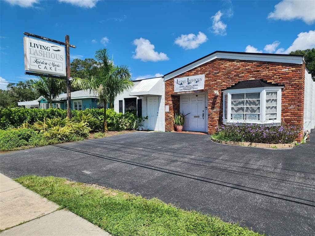 5211 GULFPORT BOULEVARD S GULFPORT, FL 33707