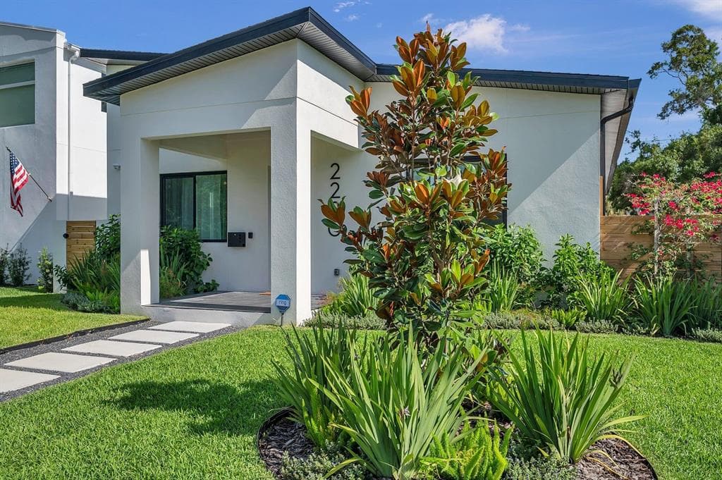 2220 2ND AVENUE N ST PETERSBURG, FL 33713