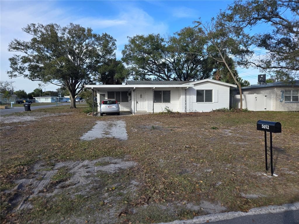5052 JASMINE CIRCLE ST PETERSBURG, FL 33714