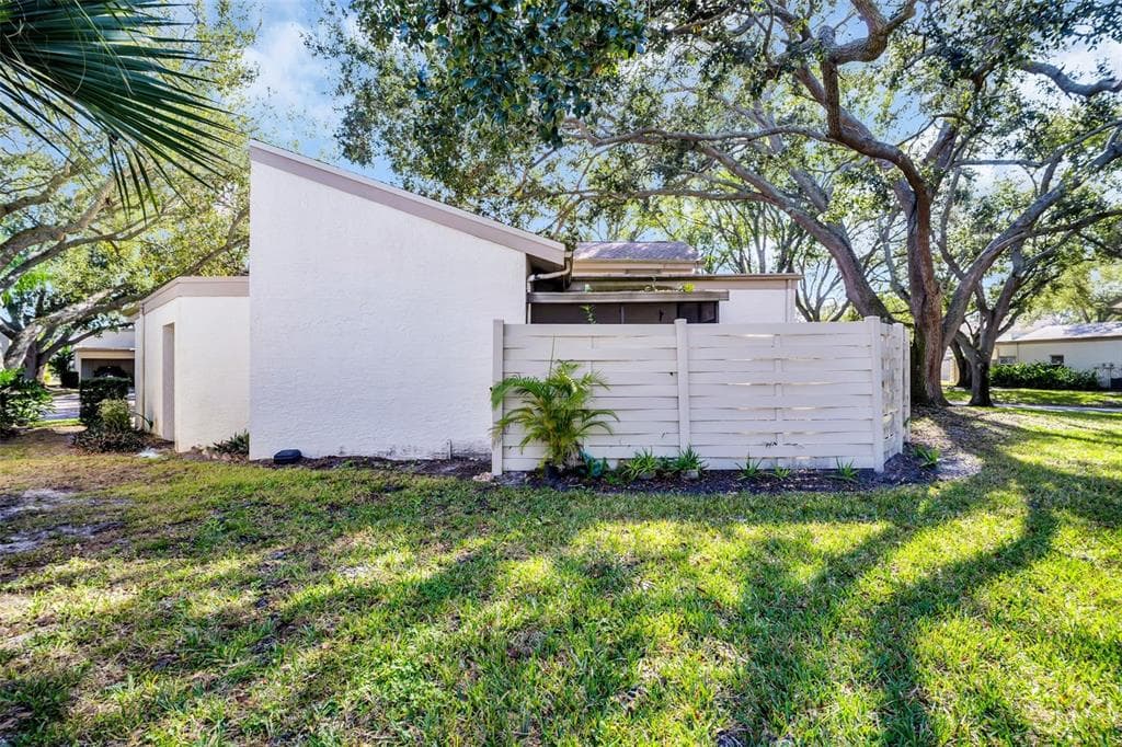 2626 CEDAR VIEW COURT CLEARWATER, FL 33761