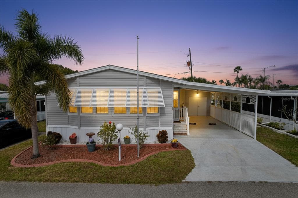 604 49TH E AVENUE E BRADENTON, FL 34203