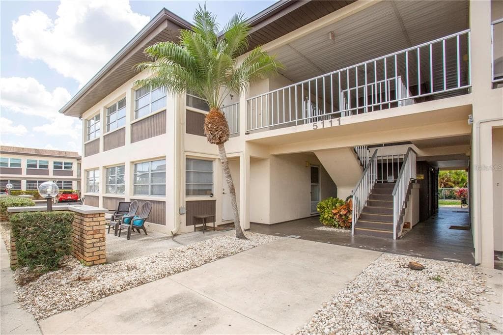 5111 AMULET DRIVE UNIT 208 NEW PORT RICHEY, FL 34652