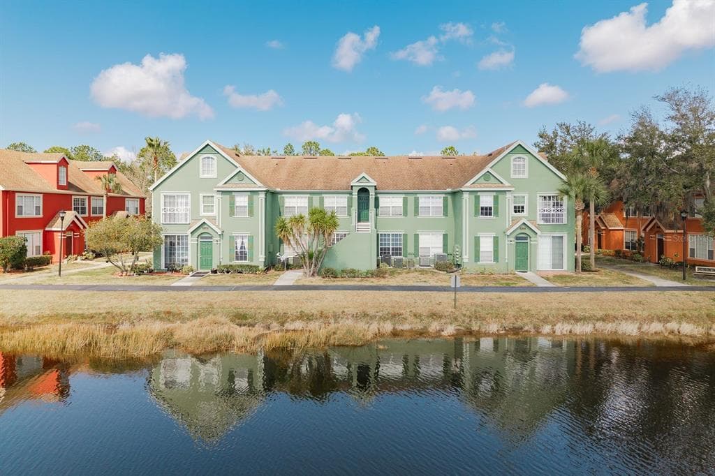 9170 LAKE CHASE ISLAND WAY UNIT 9170 TAMPA, FL 33626