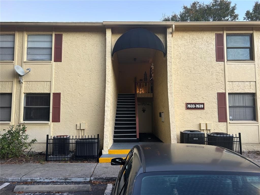 7633 DOLONITA DRIVE UNIT 7633 TAMPA, FL 33615