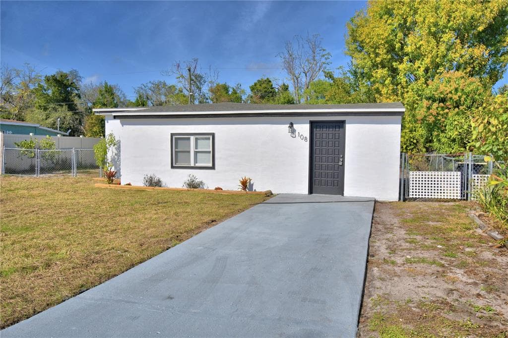 108 YALE AVENUE FROSTPROOF, FL 33843