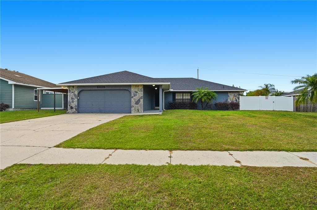5225 NICHOLS DRIVE W LAKELAND, FL 33812