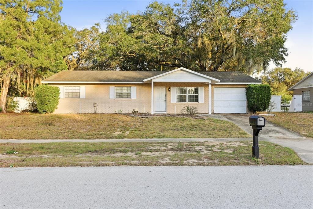 2740 E DELLWOOD DRIVE EUSTIS, FL 32726