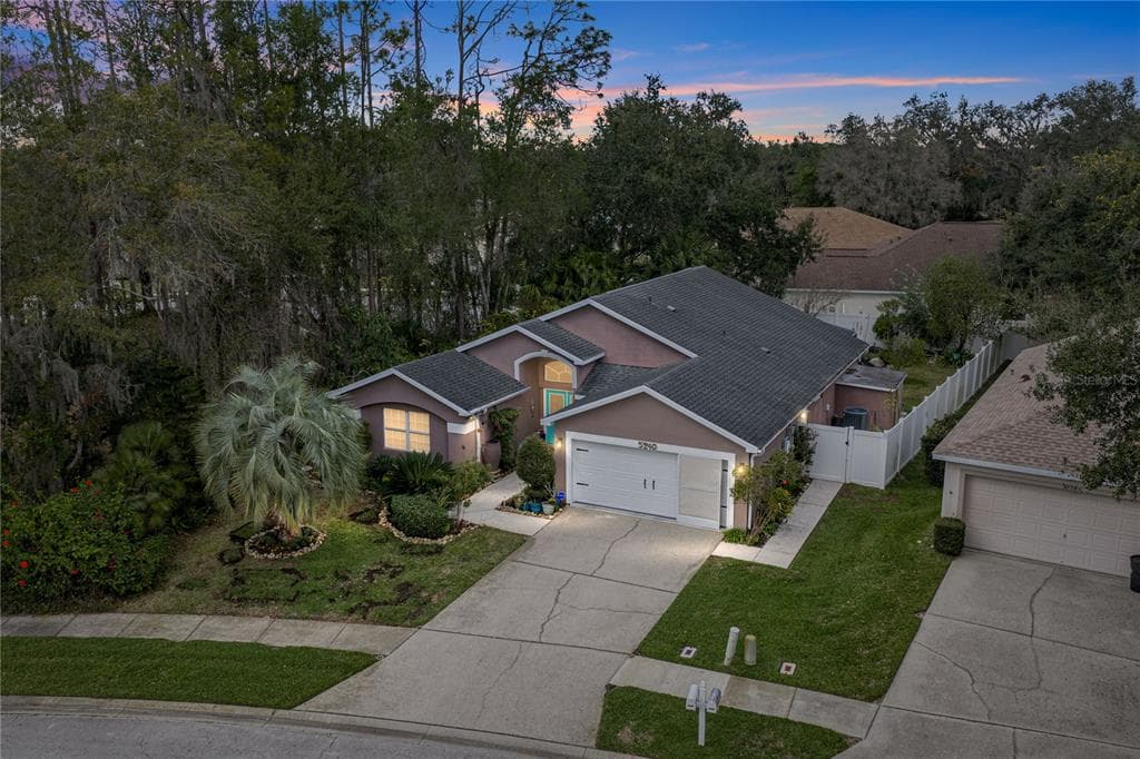 5240 NEW BRITTANY LANE ZEPHYRHILLS, FL 33541