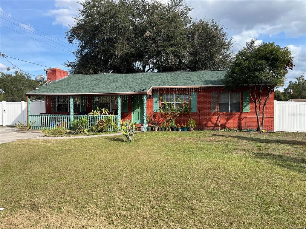 1506 N BRACEWELL DRIVE PLANT CITY, FL 33563