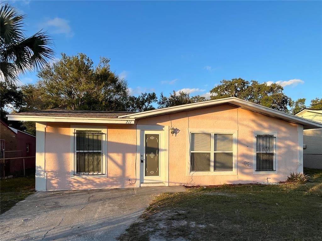 211 W BELLA VISTA STREET LAKELAND, FL 33805