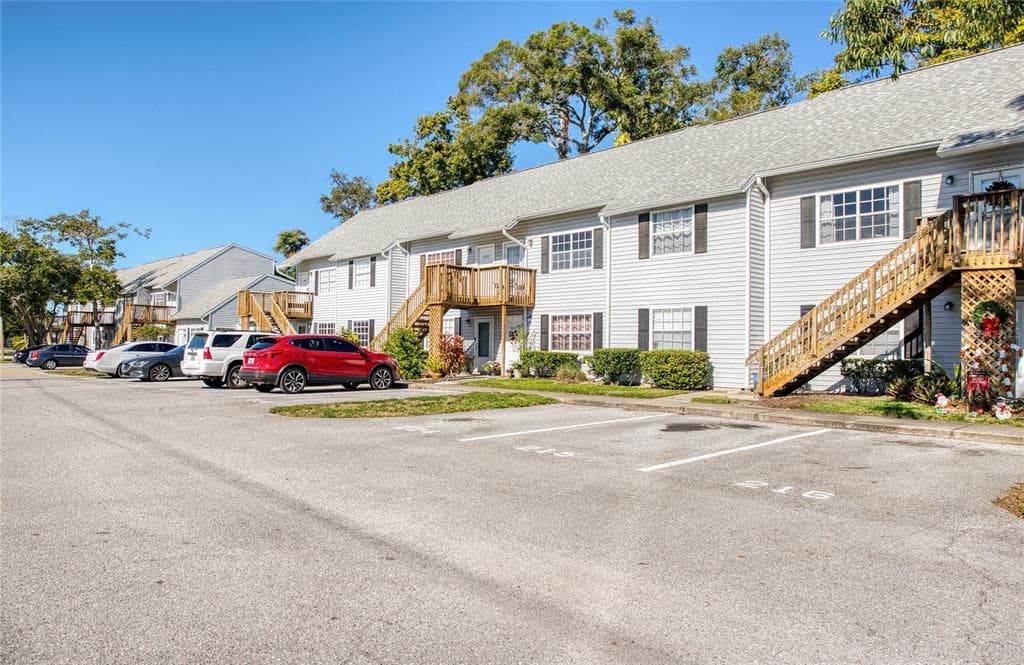 5655 67TH AVENUE N UNIT 222 PINELLAS PARK, FL 33781