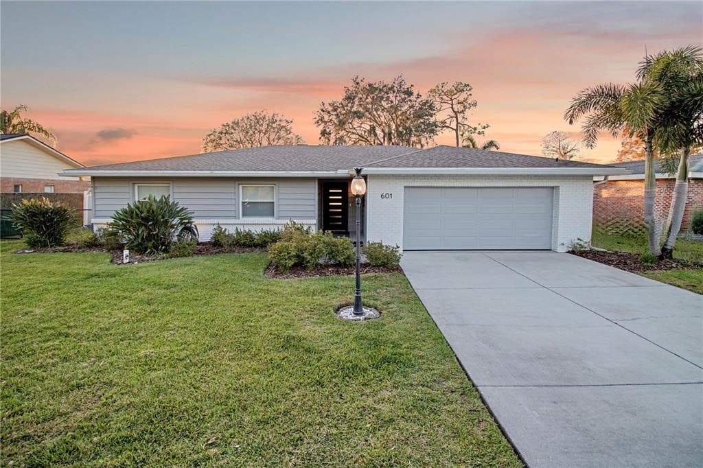 601 LAKE PANSY DRIVE NW WINTER HAVEN, FL 33881