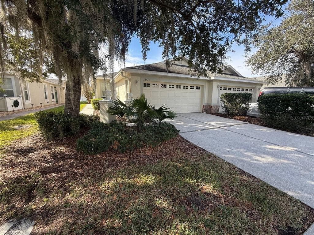 3423 CHAPEL CREEK CIRCLE WESLEY CHAPEL, FL 33544