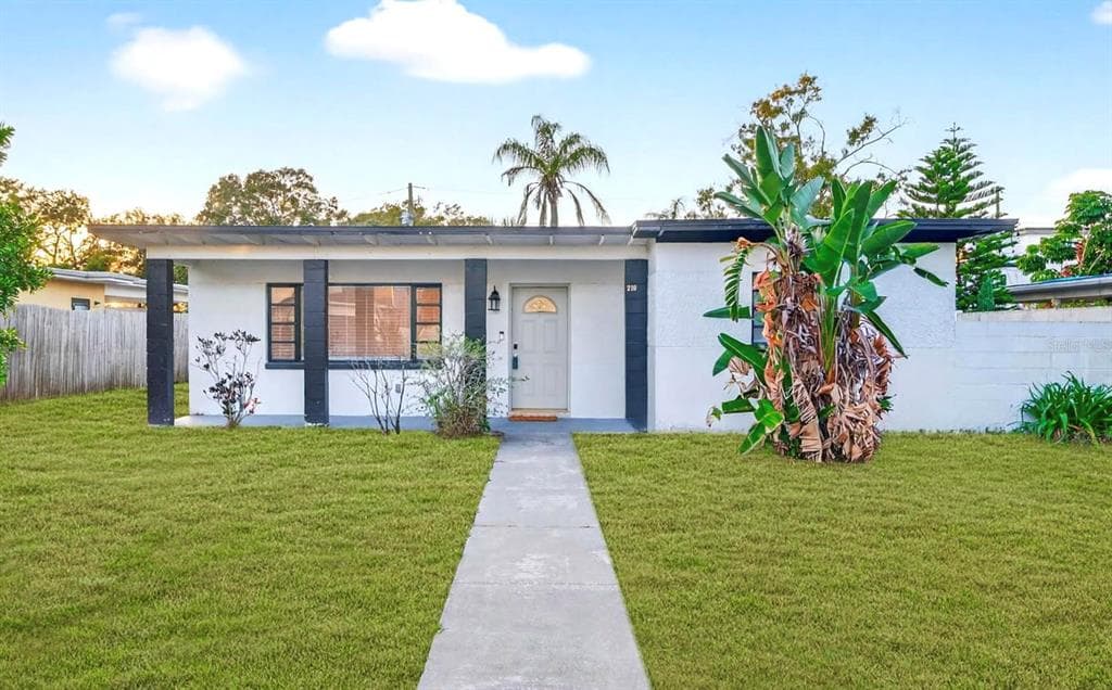 210 N GLEN AVENUE TAMPA, FL 33609