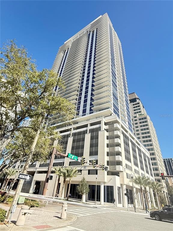 275 1ST AVENUE S UNIT 3001 ST PETERSBURG, FL 33701