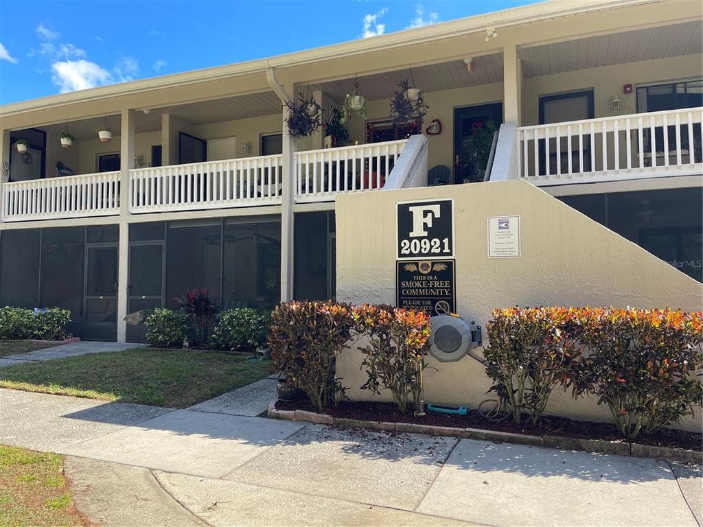 20921 HAULOVER COVE UNIT 11 LUTZ, FL 33558