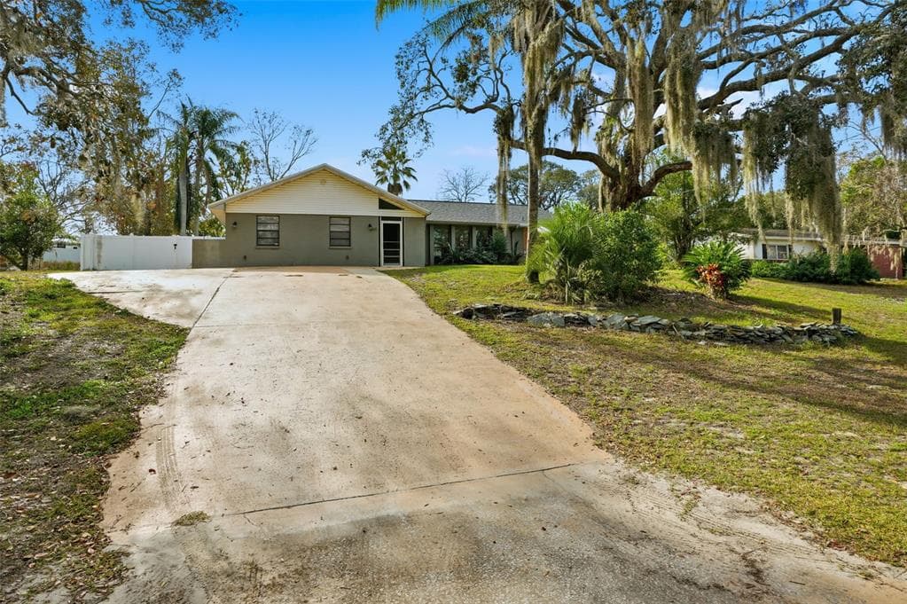 6368 HILLVIEW ROAD SPRING HILL, FL 34606