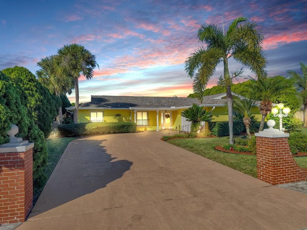 6508 SOLITAIRE PALM WAY APOLLO BEACH, FL 33572