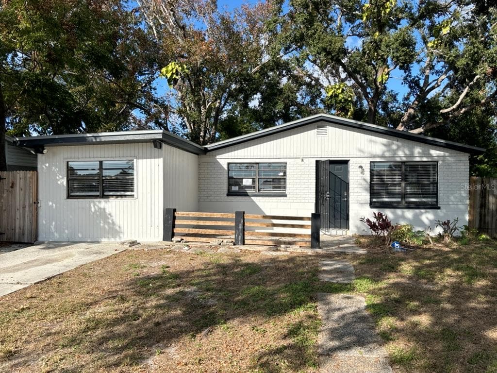 5801 92ND AVENUE N PINELLAS PARK, FL 33782