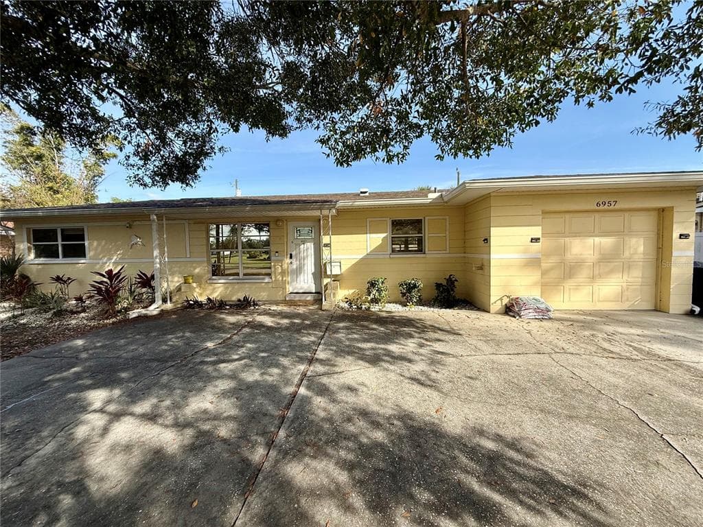 6957 18TH STREET N ST PETERSBURG, FL 33702