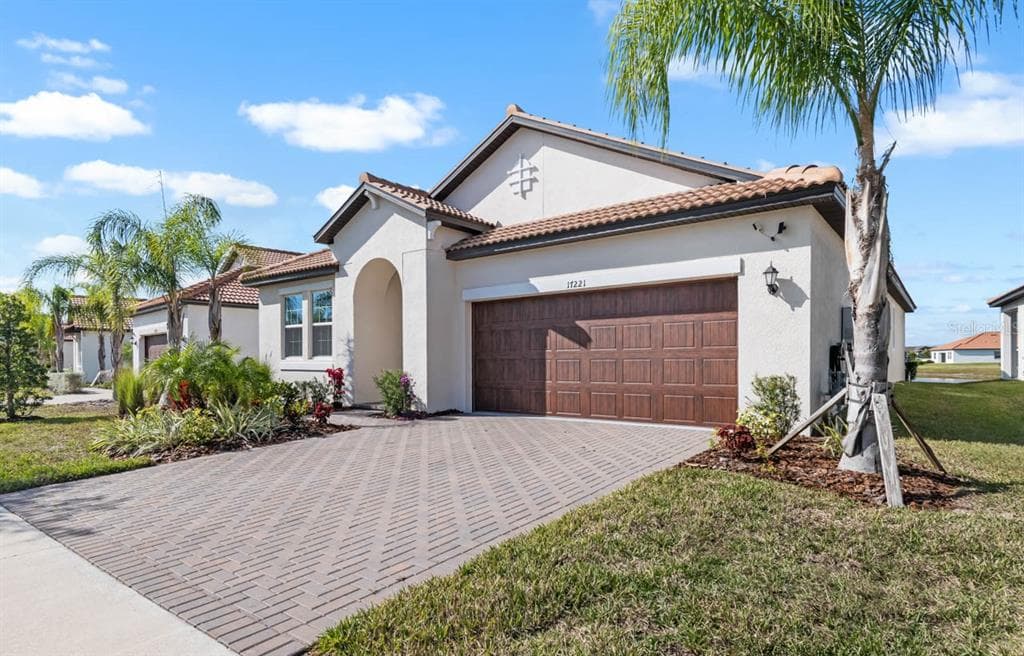 17221 STAR BANKS STREET WIMAUMA, FL 33598