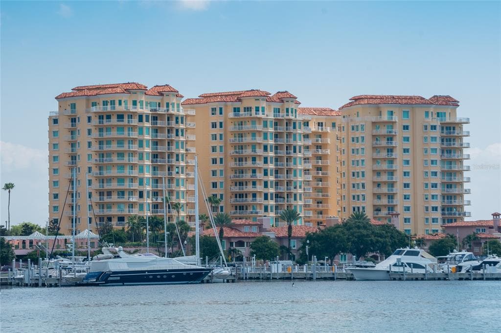 555 5TH AVENUE NE UNIT 511 ST PETERSBURG, FL 33701