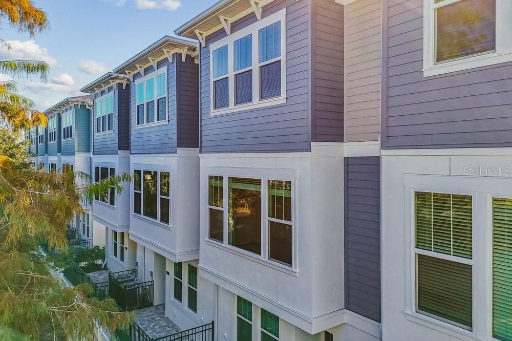 3129 4TH TERRACE N ST PETERSBURG, FL 33713