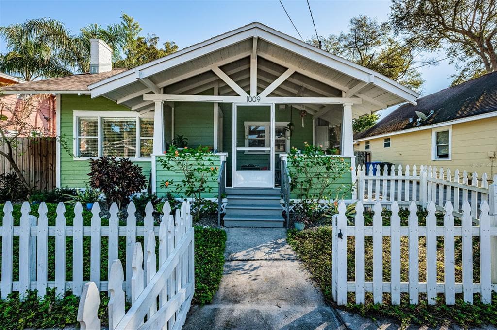 1009 8TH STREET N ST PETERSBURG, FL 33701