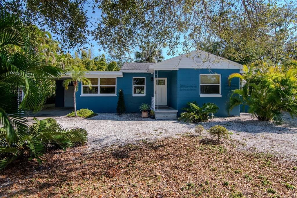 6208 S JONES ROAD TAMPA, FL 33611