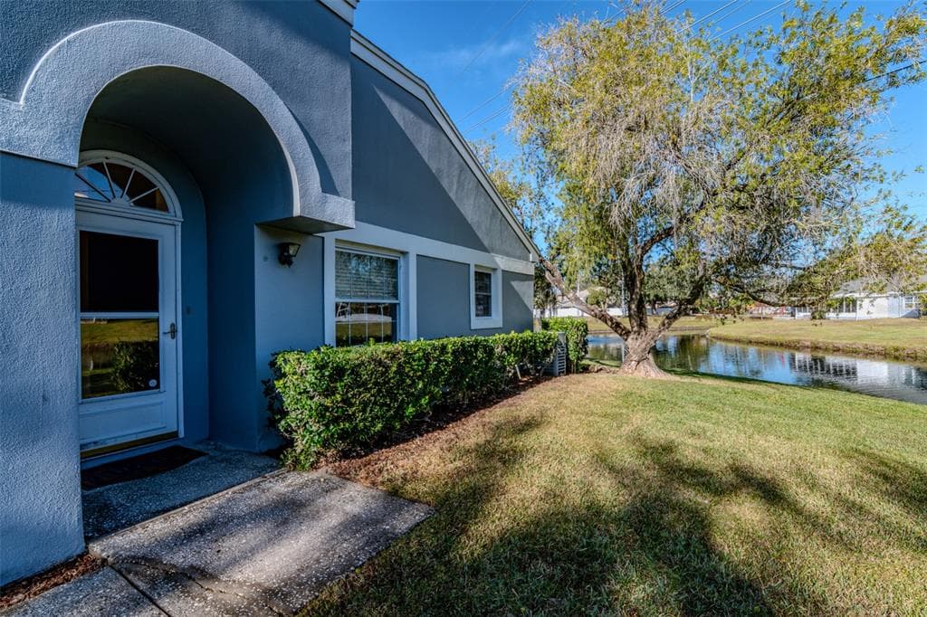 17 PENZANCE COURT SAFETY HARBOR, FL 34695