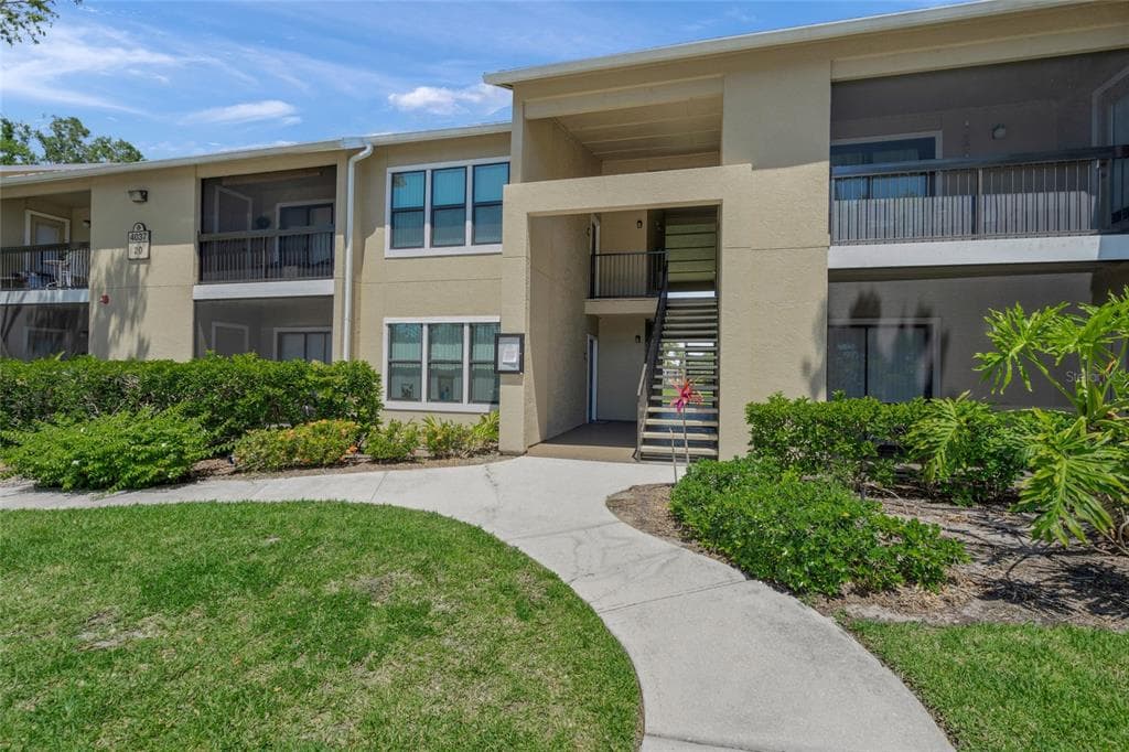 4037 CROCKERS LAKE BOULEVARD UNIT 17 SARASOTA, FL 34238